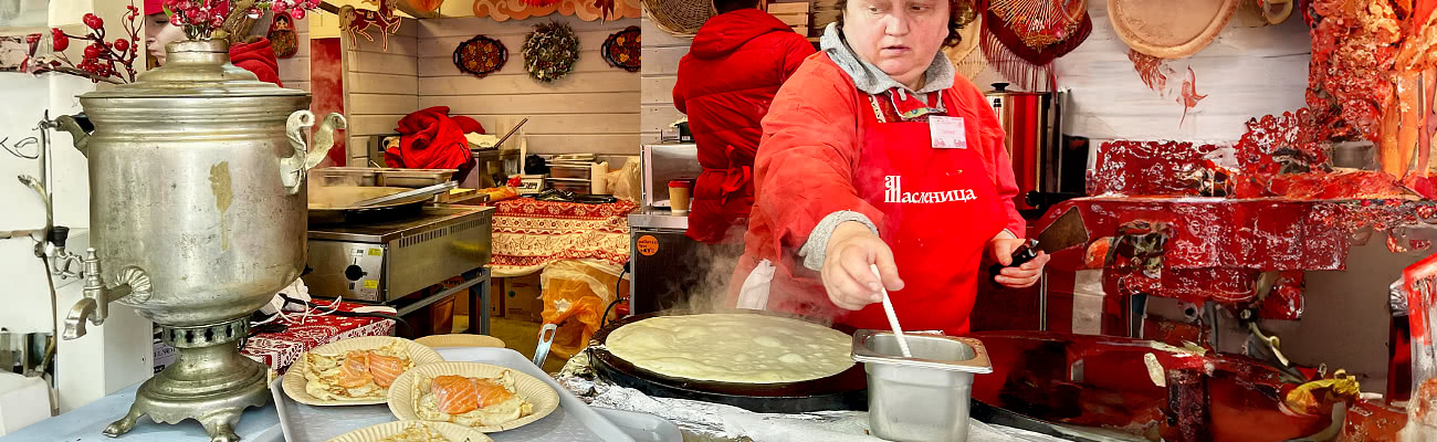 Pannukakkujen paistamista Moskovassa